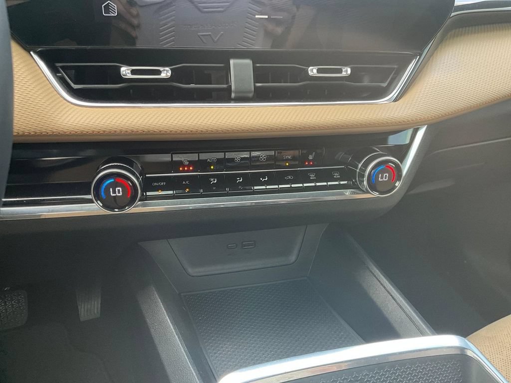 Used 2025 Chevrolet Equinox ACTIV FWD image 18