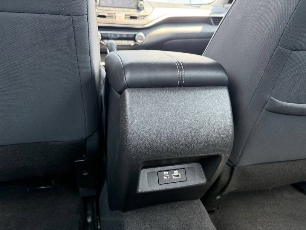 Used 2025 Nissan Altima 2.5 SV FWD image 27