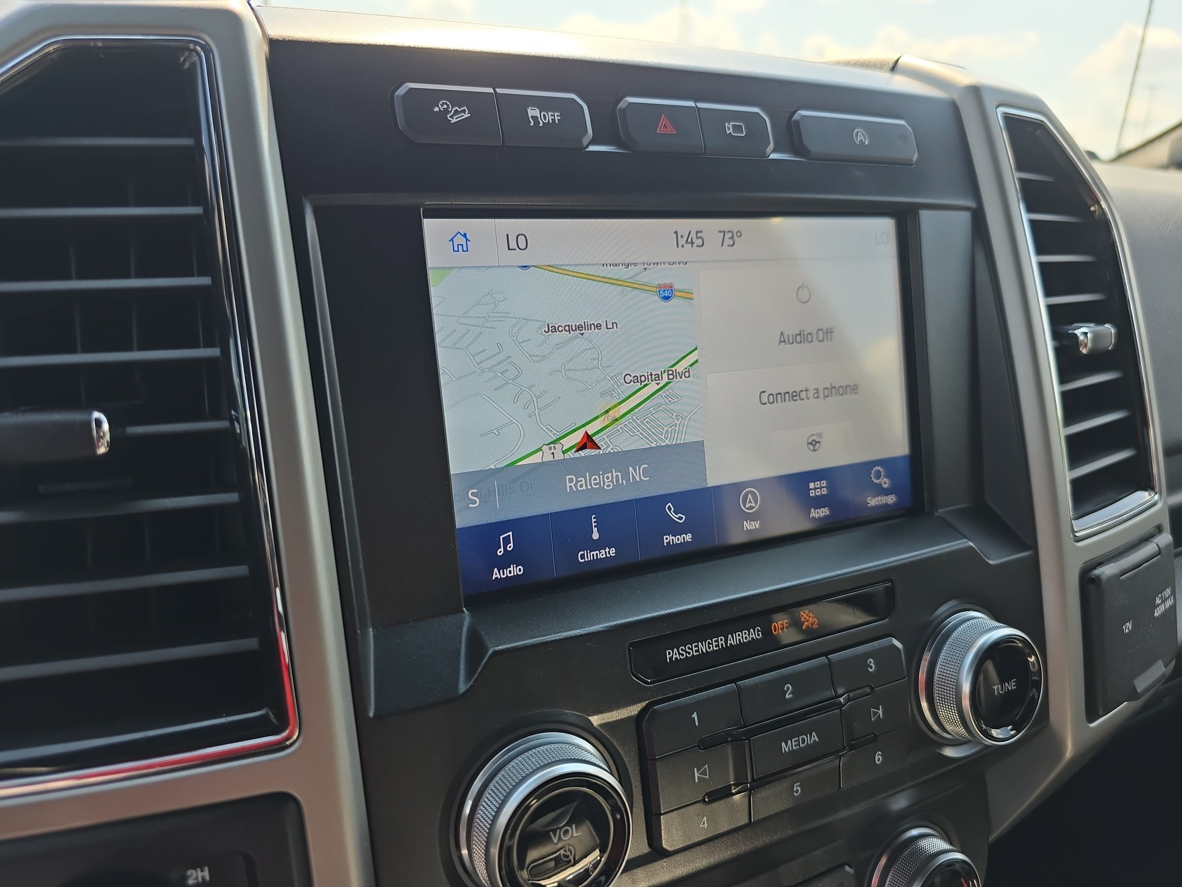 Used 2019 Ford F150 Lariat w/ Equipment Group 502A Luxury AWD/4WD image 20