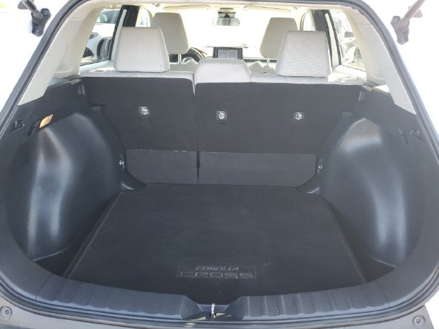 Used 2022 Toyota Corolla Cross LE FWD image 9
