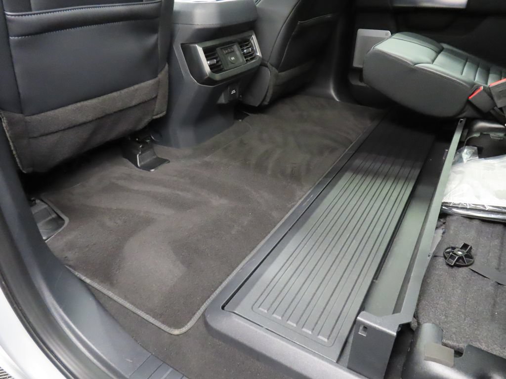 Used 2026 Ford F250 Platinum AWD/4WD image 59
