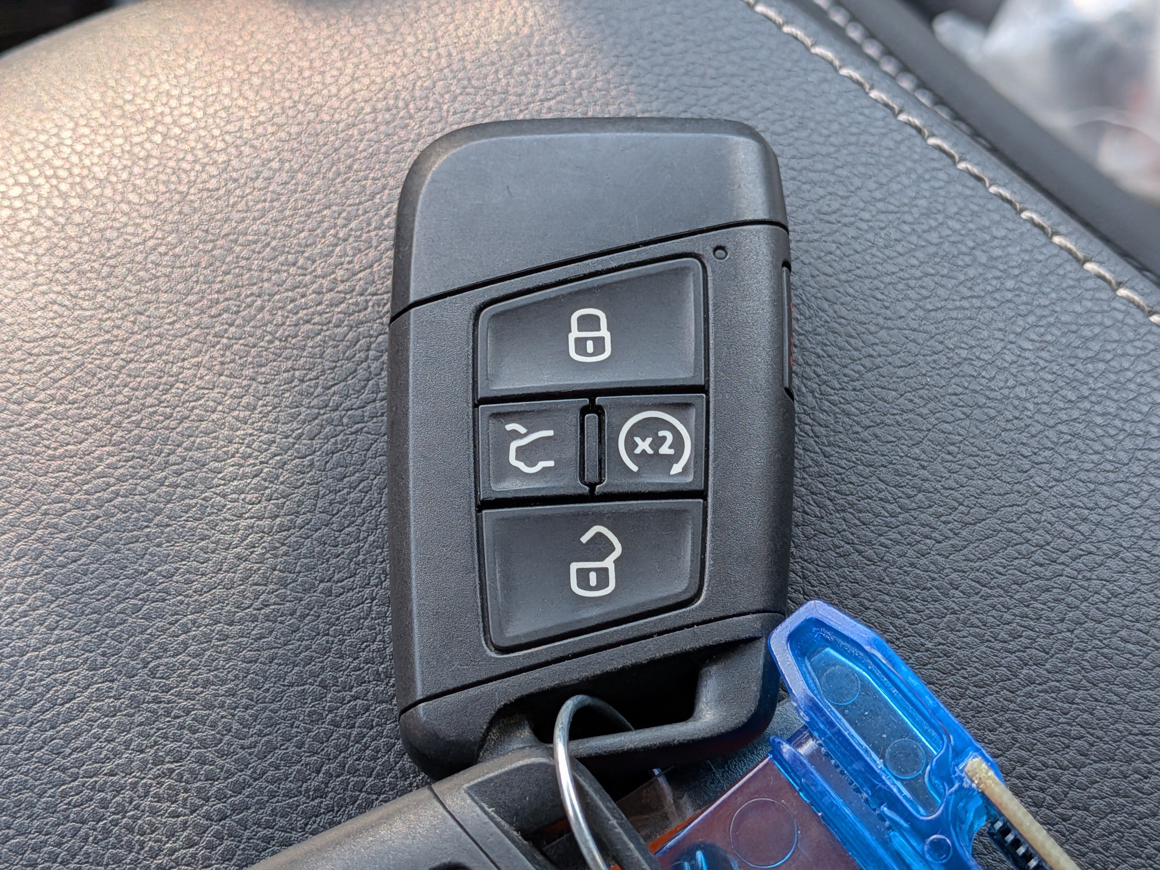 Used 2023 Volkswagen Tiguan SE FWD image 34