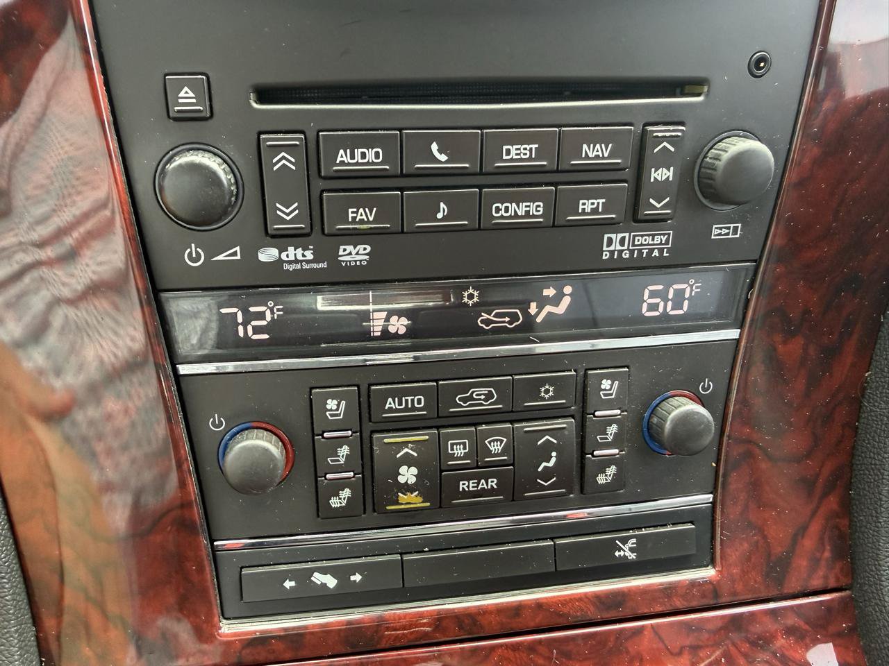 Used 2013 Cadillac Escalade ESV Premium AWD/4WD image 16