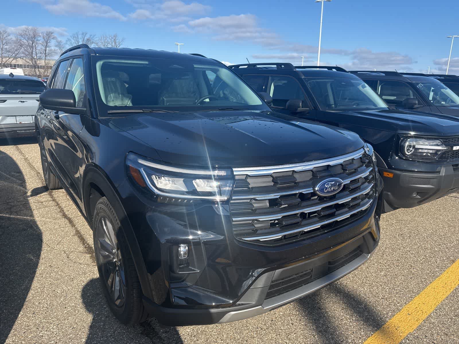 New 2026 Ford Explorer Active w/ Active Comfort Package AWD/4WD image 5