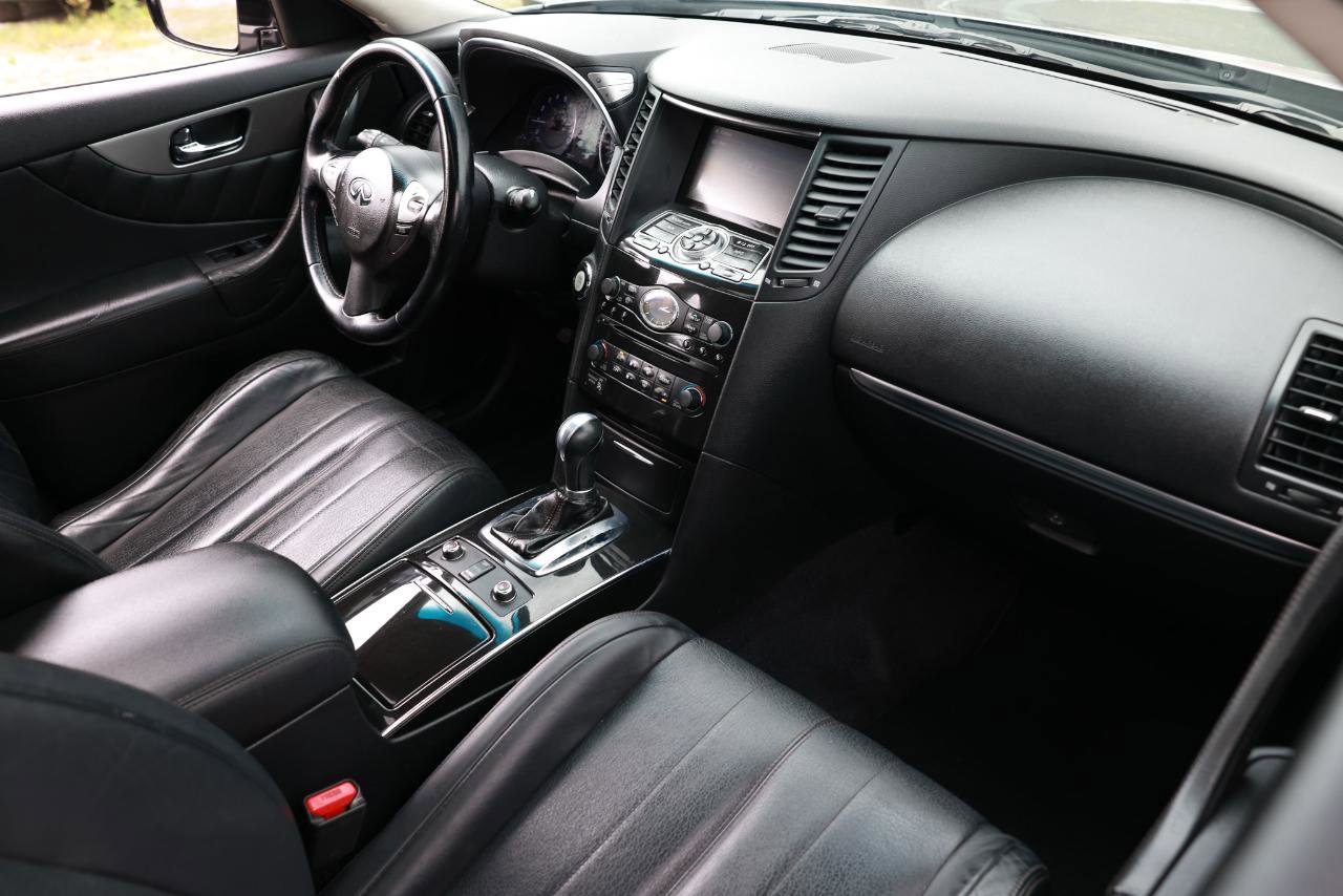 Used 2014 INFINITI QX70 image 18