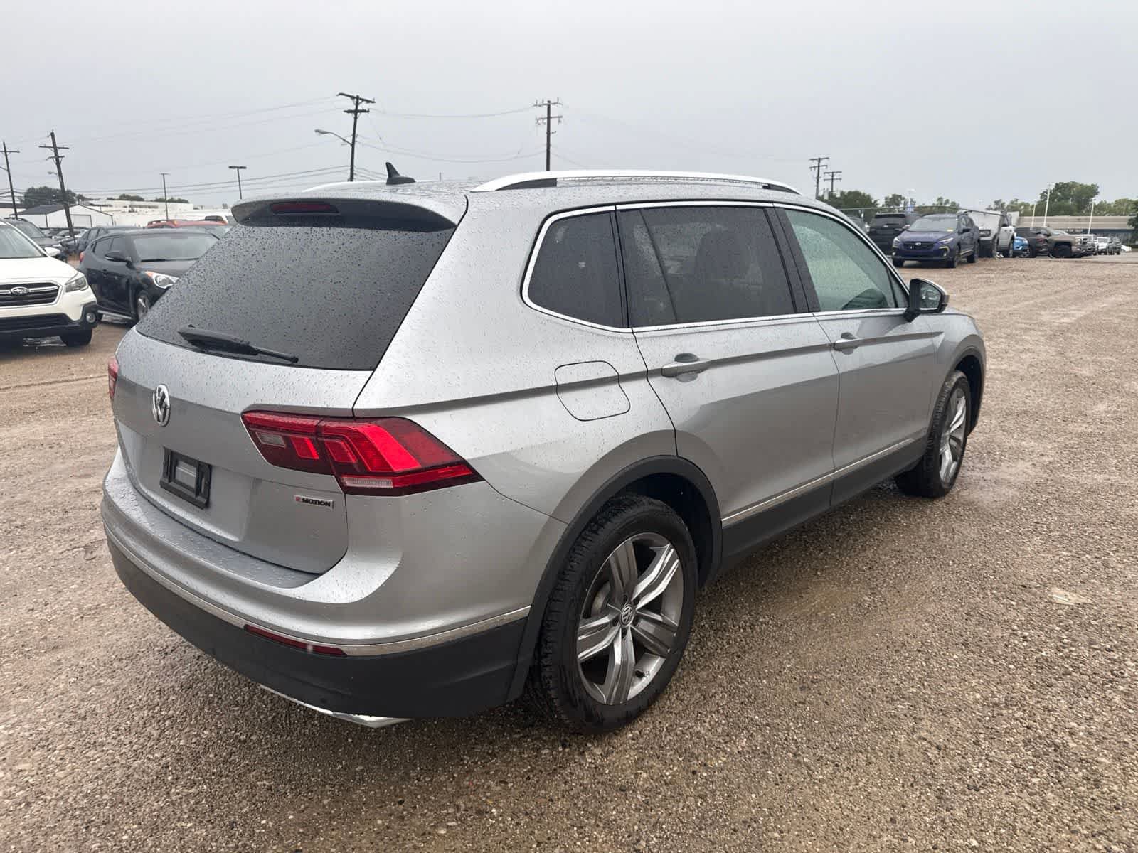 Used 2021 Volkswagen Tiguan SEL AWD/4WD image 3