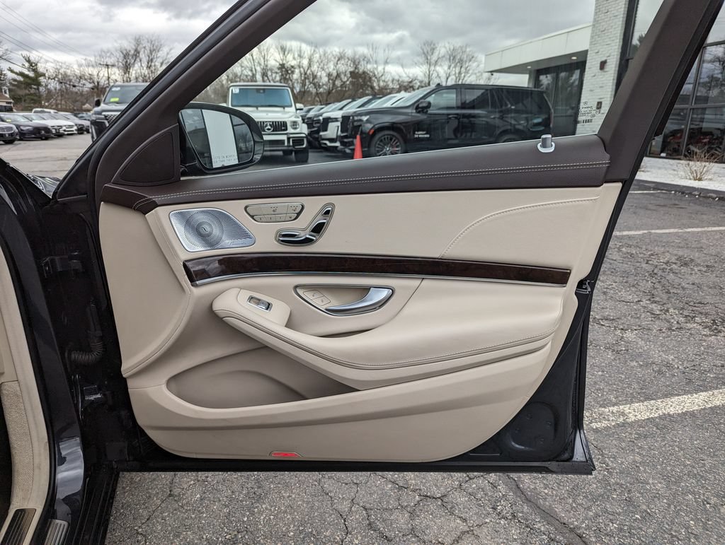 Used 2018 Mercedes-Benz S 560 4MATIC Sedan image 27