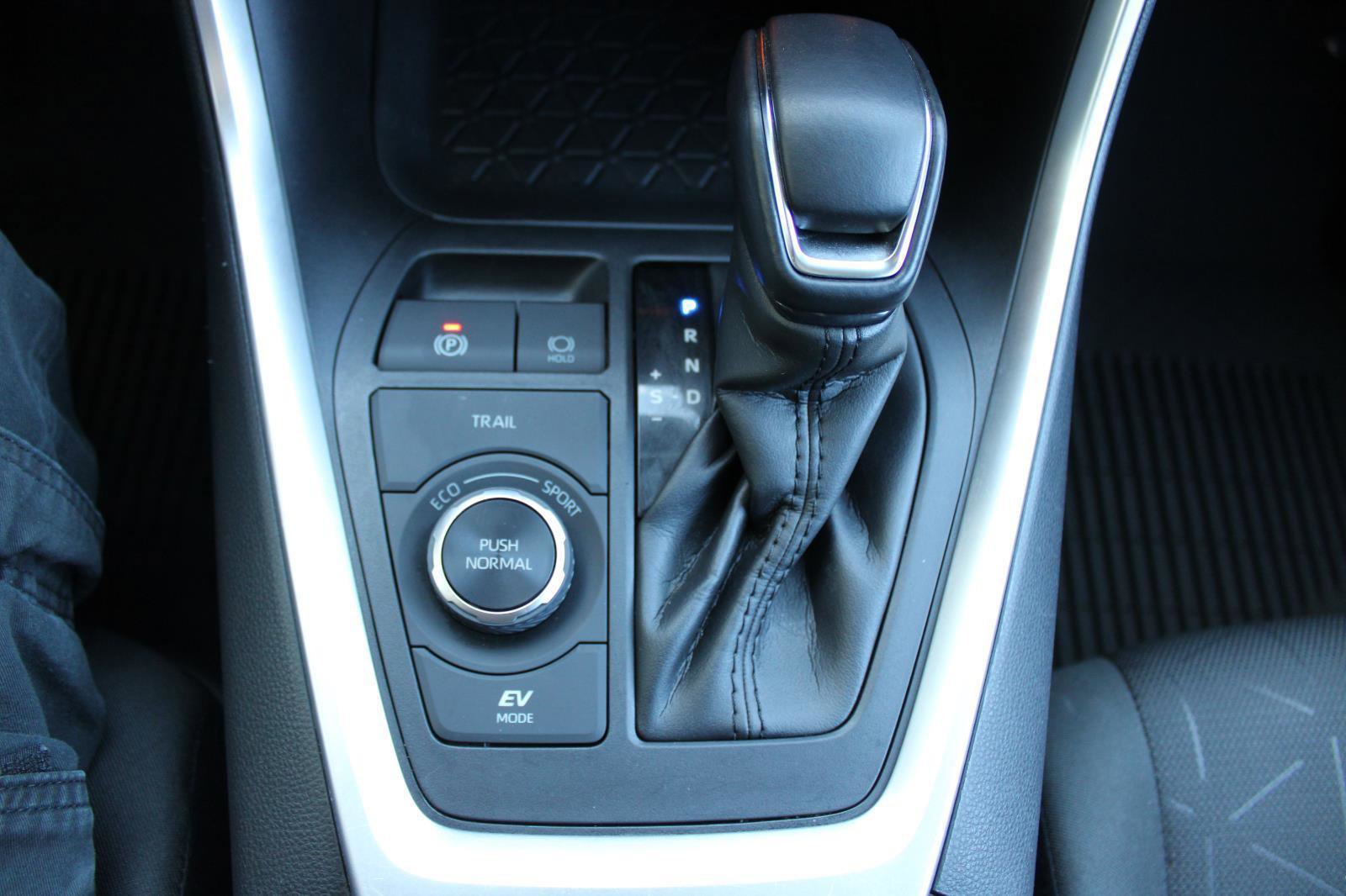 Used 2021 Toyota RAV4 AWD Hybrid image 21