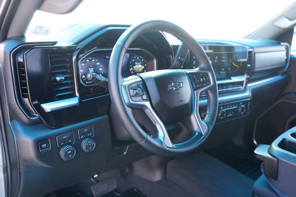 Used 2026 Chevrolet Silverado 1500 RST AWD/4WD image 19