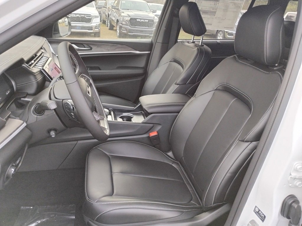 New 2025 Jeep Grand Cherokee Limited w/ Luxury Tech Group II image 22