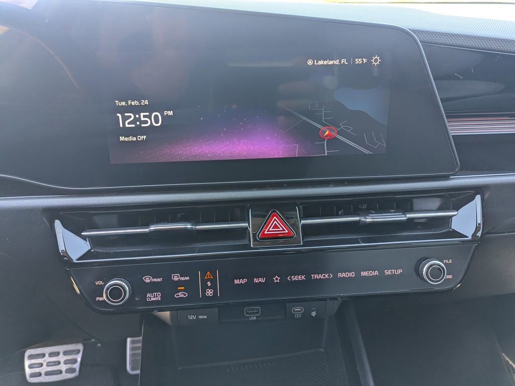 Used 2023 Kia Niro EX Touring image 18