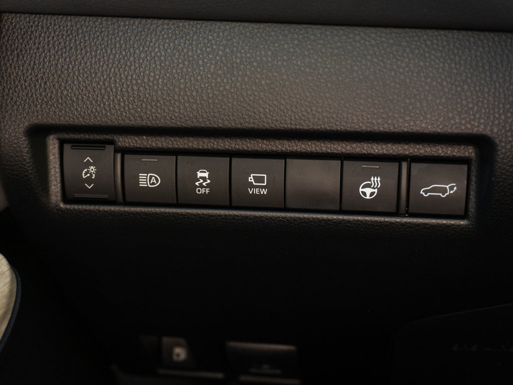 Used 2024 Toyota Venza Limited AWD/4WD image 26