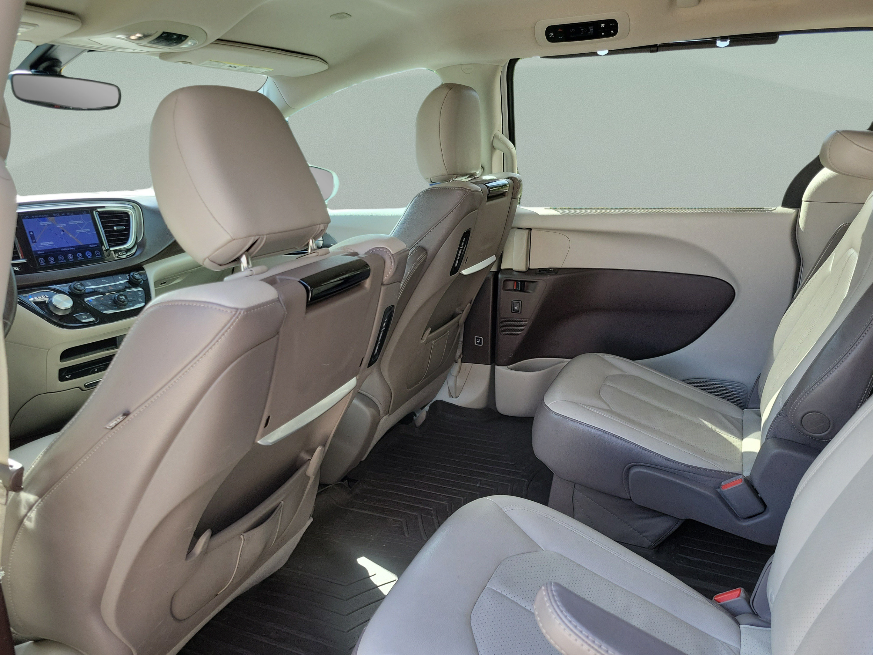 Used 2017 Chrysler Pacifica Touring-L Plus FWD image 24