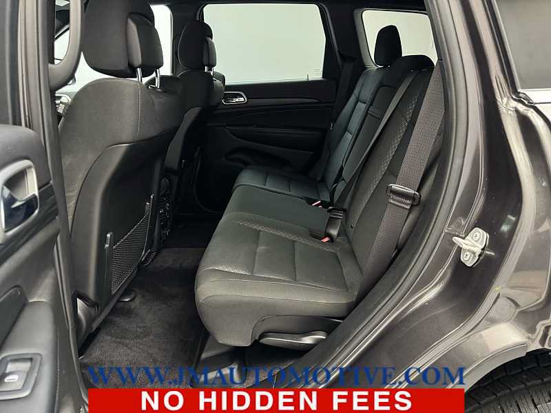 Used 2019 Jeep Grand Cherokee Laredo w/ Security & Convenience Group AWD/4WD image 14