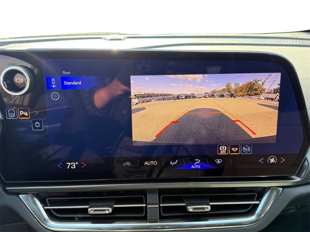 New 2026 Chevrolet Equinox EV LT w/ Midnight Package image 15