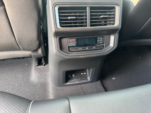 New 2026 Volkswagen Atlas SE FWD image 13