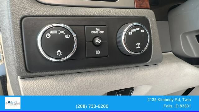 Used 2014 Chevrolet Suburban LTZ AWD/4WD image 19