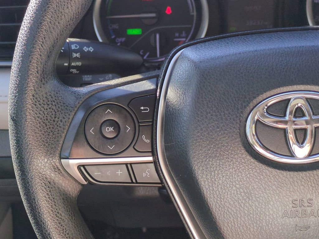 Used 2021 Toyota Camry LE image 23