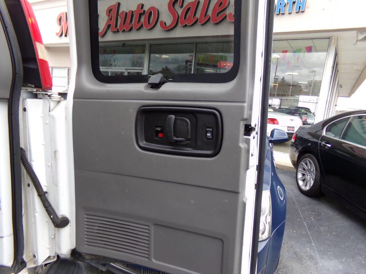 Used 2013 Chevrolet Express 3500 LT w/ LT Preferred Equipment Group RWD image 22