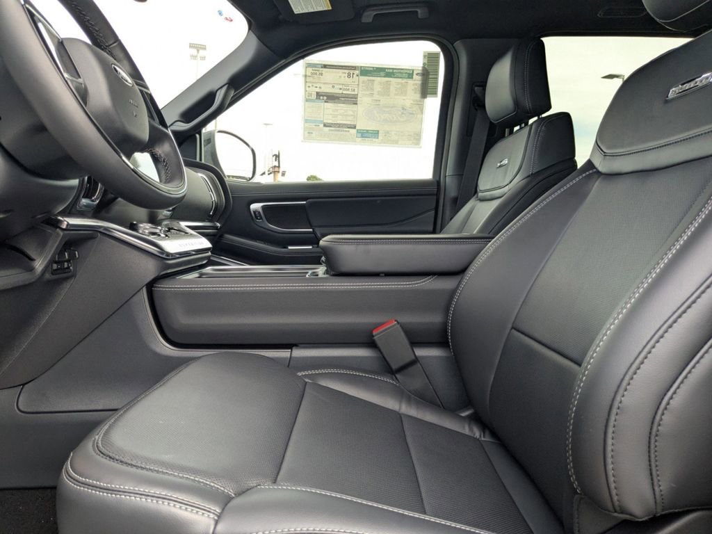 New 2025 Ford Expedition Max Platinum w/ Stealth Performance Package image 15