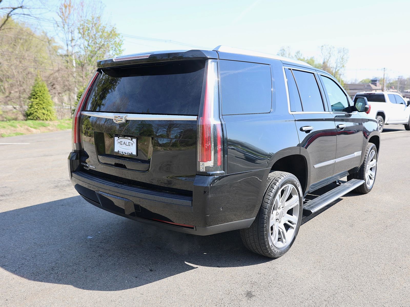 Used 2017 Cadillac Escalade Premium Luxury AWD/4WD image 7