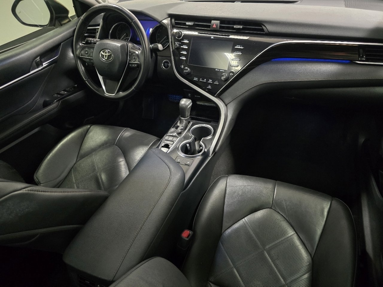 Used 2018 Toyota Camry XLE image 22