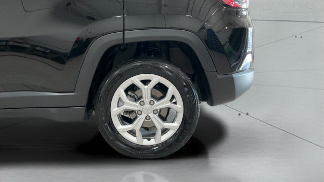 Used 2024 Jeep Compass Latitude AWD/4WD image 22