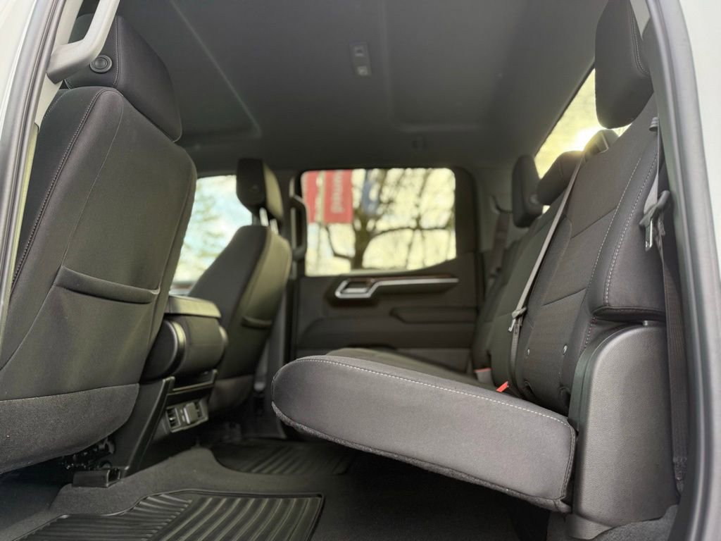 Used 2024 Chevrolet Silverado 1500 LT image 16