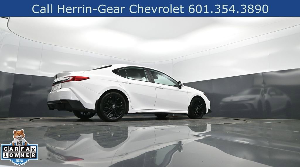 Used 2025 Toyota Camry SE w/ Convenience Package image 43