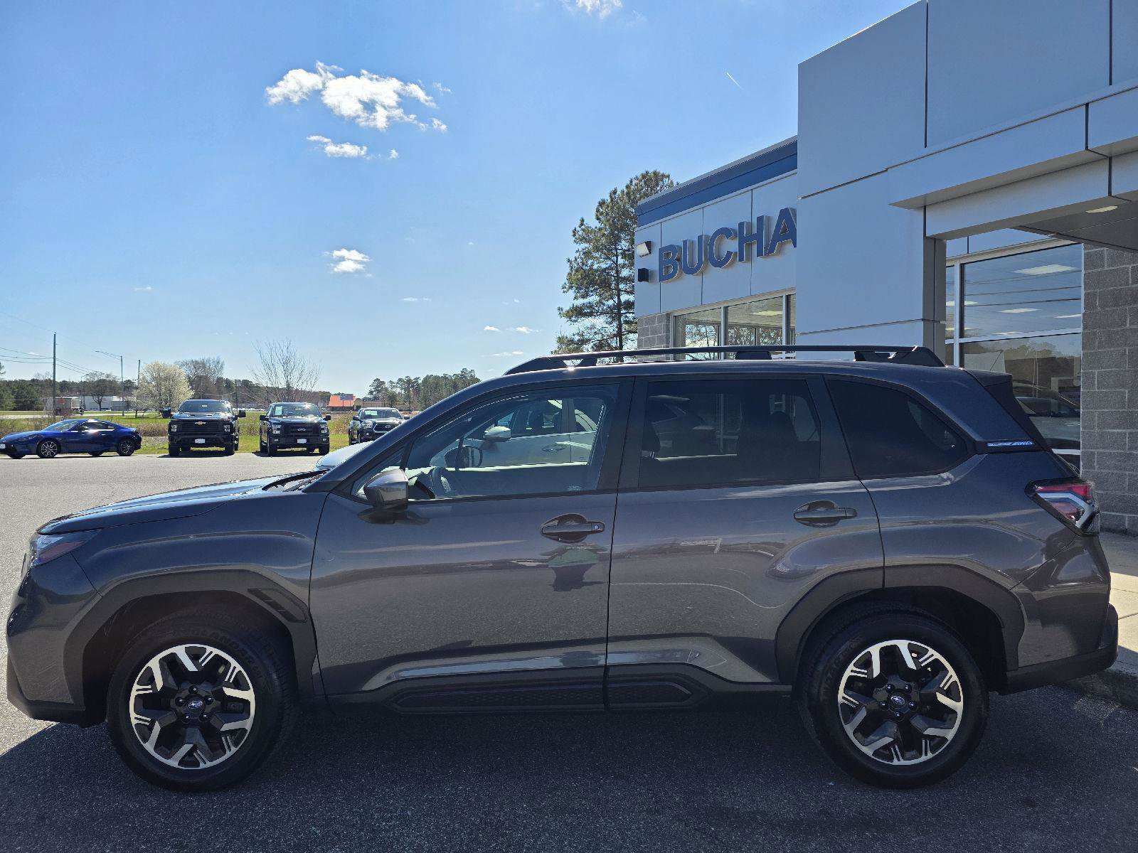 Used 2025 Subaru Forester Premium image 9