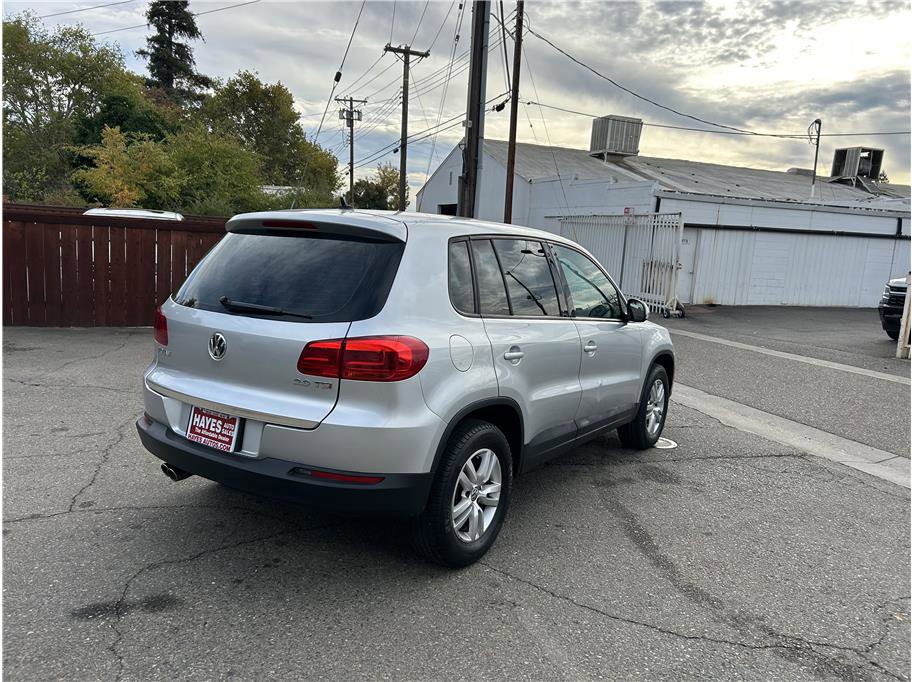 Used 2013 Volkswagen Tiguan S image 5