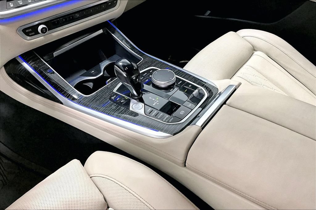 Used 2022 BMW X7 xDrive40i w/ M Sport Package AWD/4WD image 14