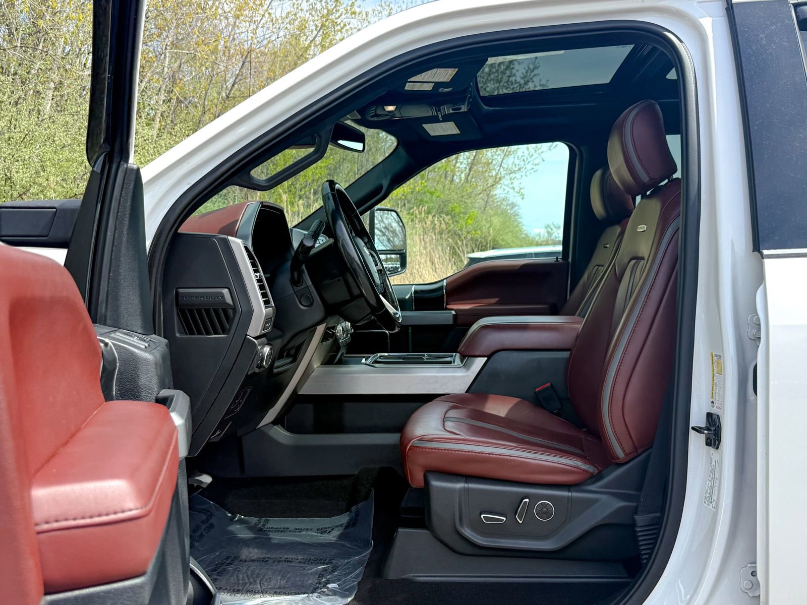 Certified 2019 Ford F250 Platinum w/ Platinum Ultimate Package AWD/4WD image 18