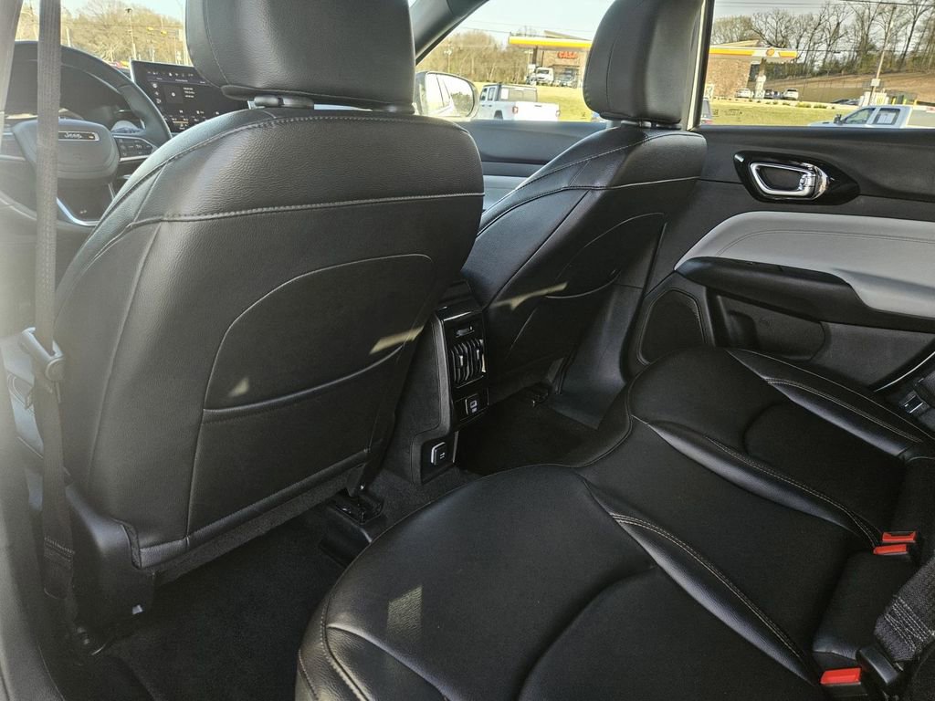 Used 2024 Jeep Compass Limited image 28