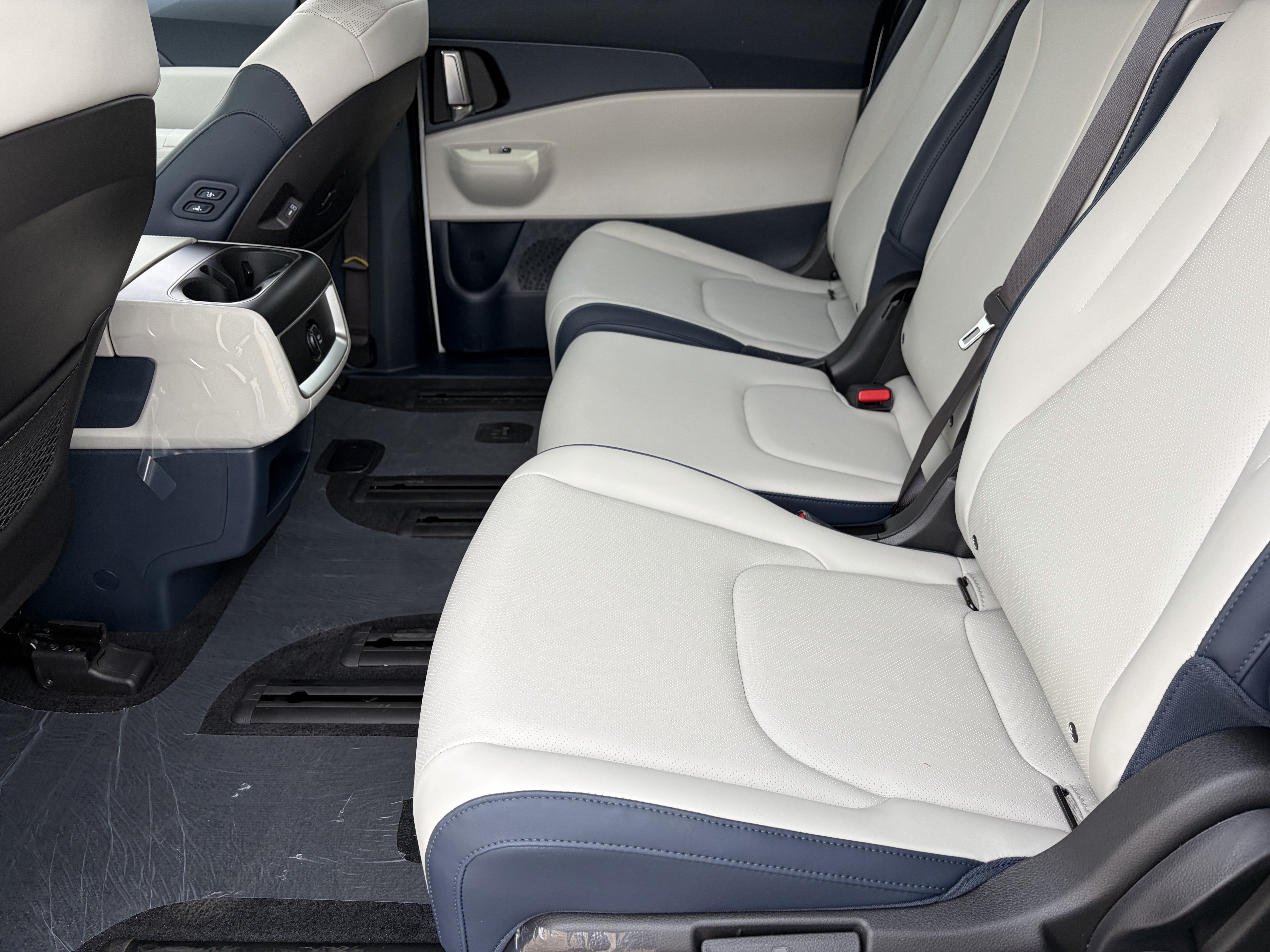 New 2026 Kia Carnival EX FWD image 15