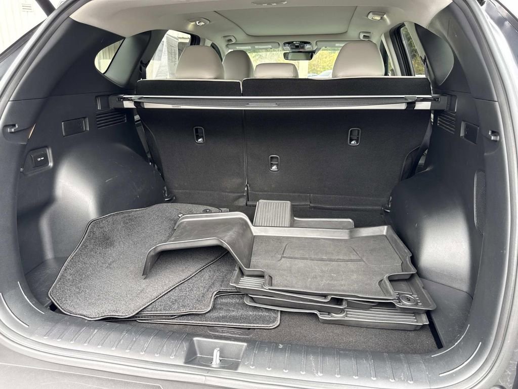 Used 2023 Hyundai Tucson Limited image 11