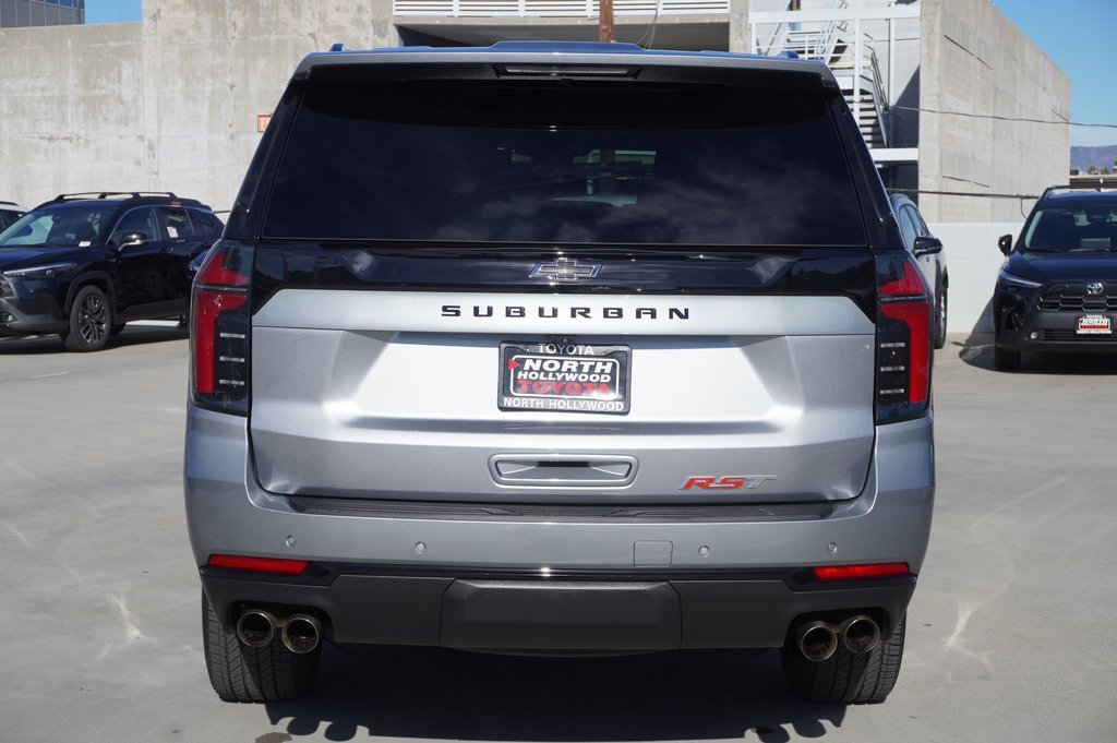 Used 2025 Chevrolet Suburban RST image 6