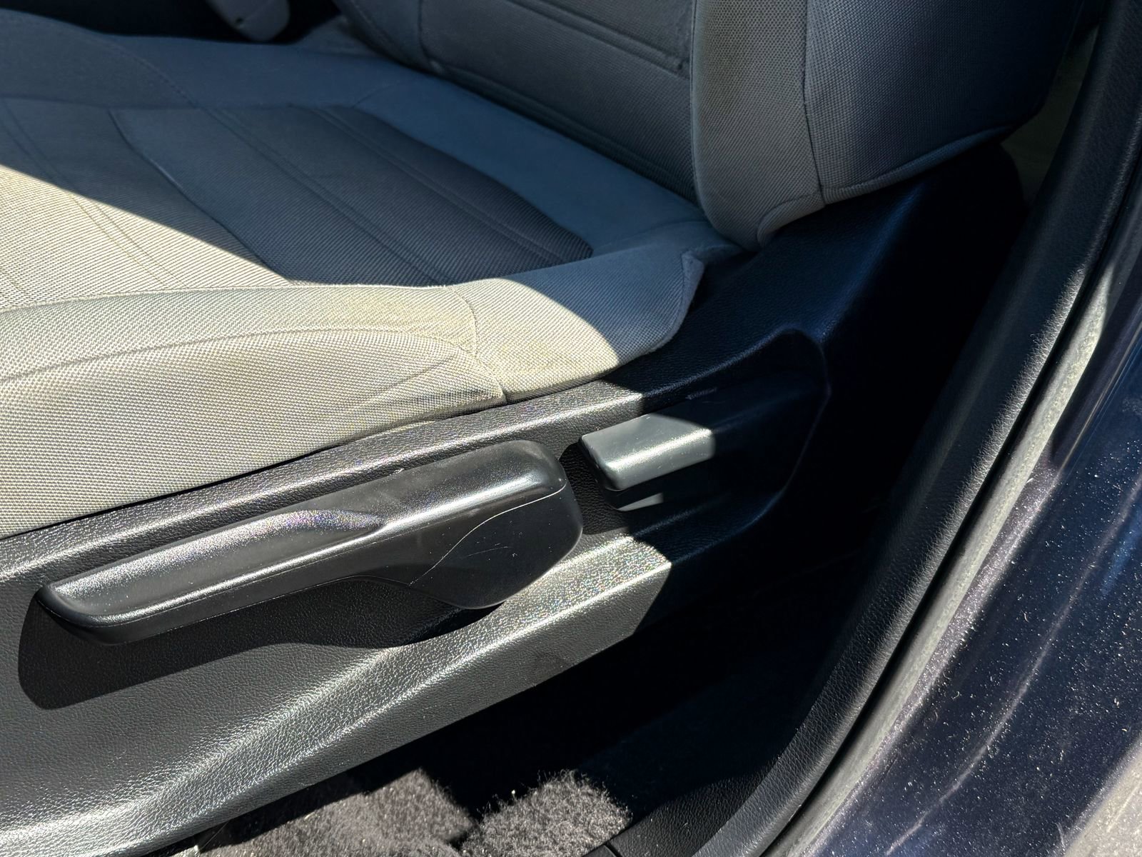 Used 2017 Honda CR-V LX image 19