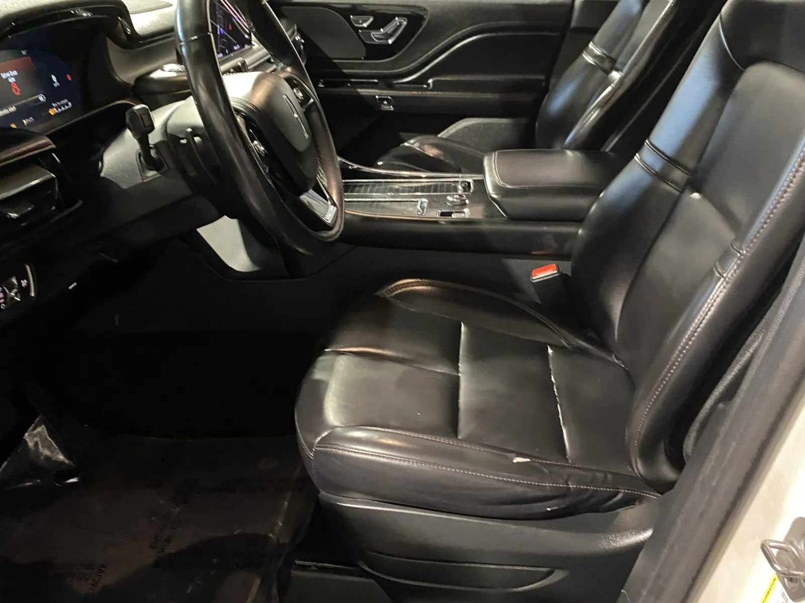 Used 2021 Lincoln Aviator 2WD image 11