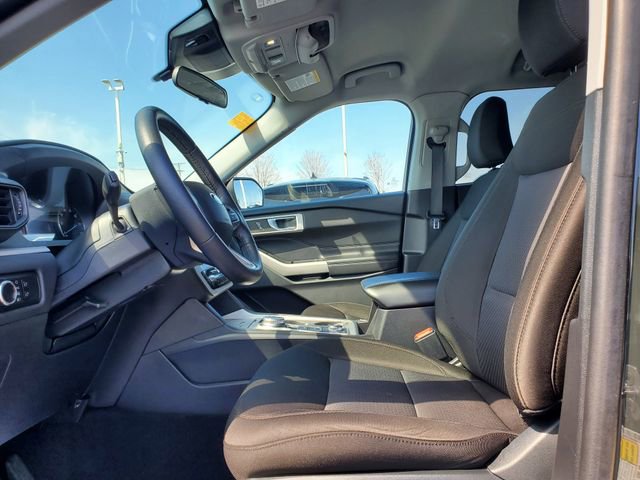 Used 2024 Ford Explorer XLT AWD/4WD image 4