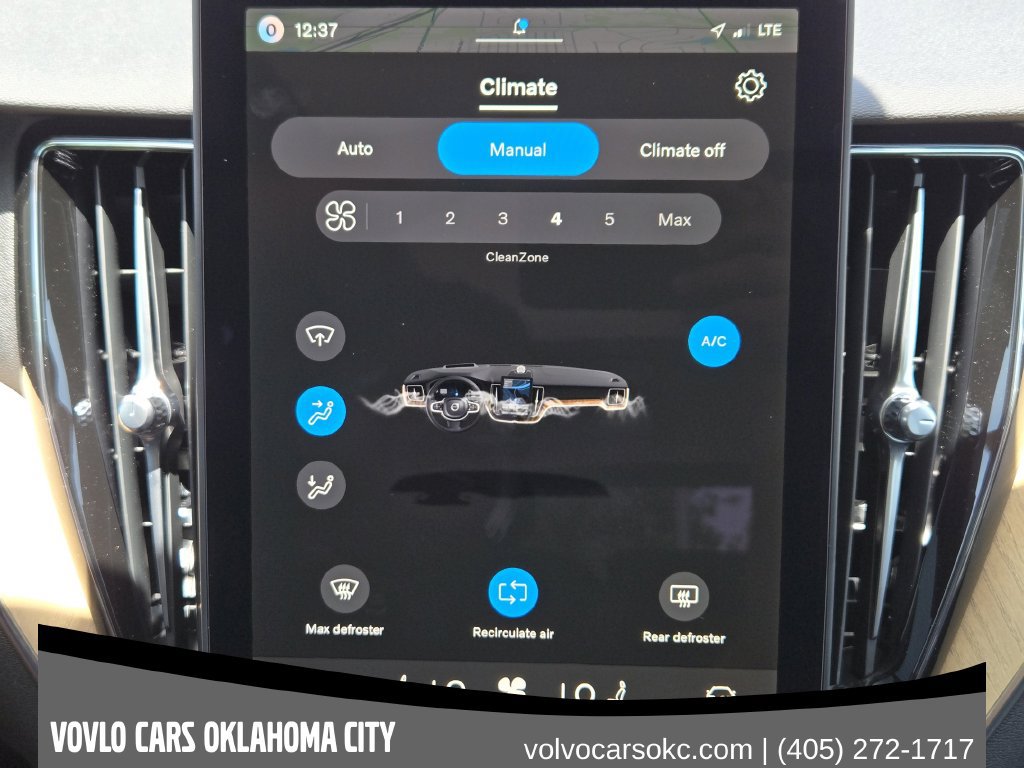 New 2026 Volvo XC60 B5 Core AWD/4WD image 16