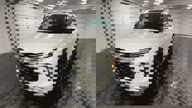 Used 2024 Chevrolet TrailBlazer LT w/ LT Cold Weather Package image 4