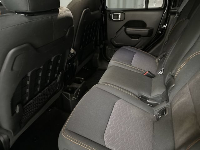 Used 2023 Jeep Gladiator Mojave AWD/4WD image 15
