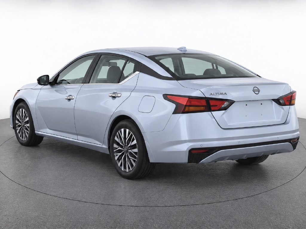 Used 2025 Nissan Altima 2.5 SV FWD image 6