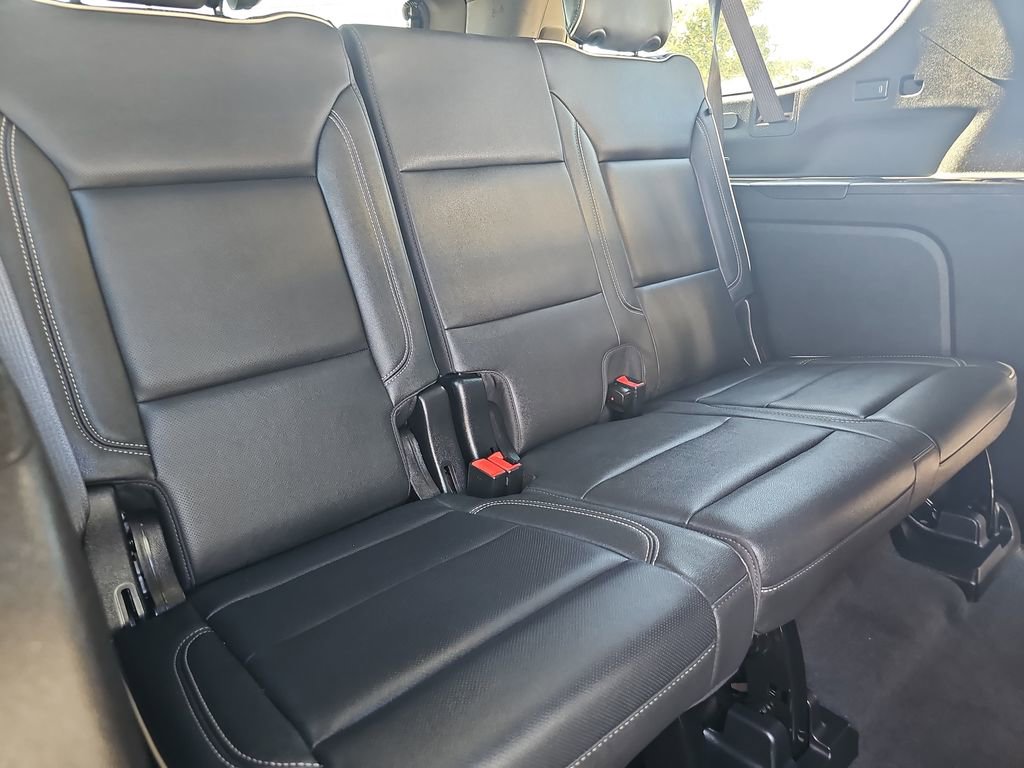 Used 2024 GMC Yukon XL SLT image 13