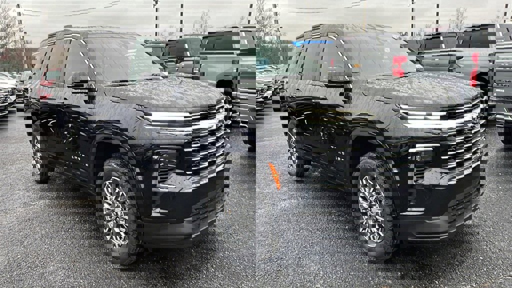 New 2026 Chevrolet Traverse LT w/ Driver Confidence Package image 3