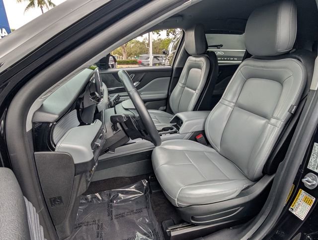 Used 2020 Lincoln Corsair FWD w/ Rear Removable Package Tray image 13