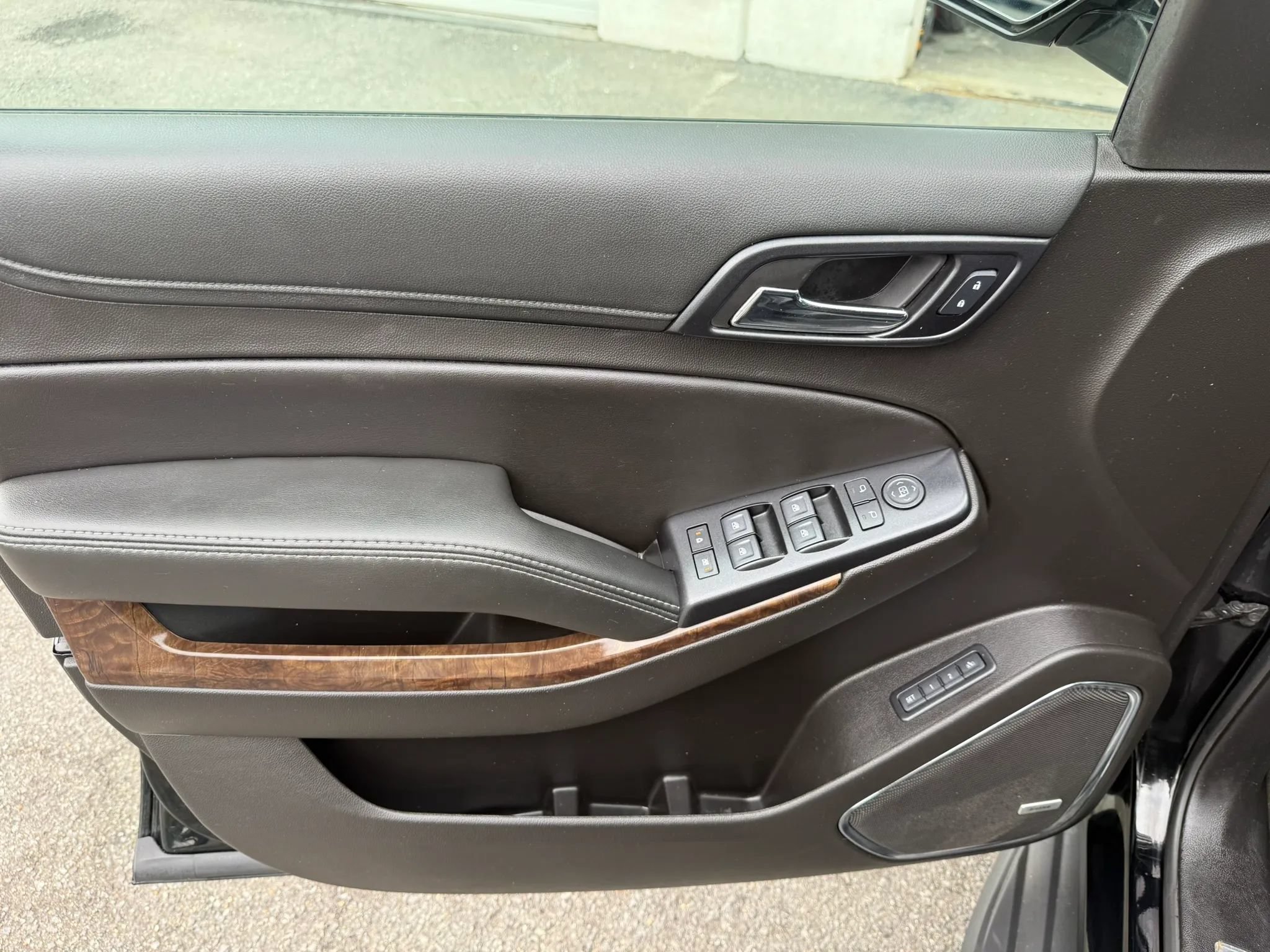 Used 2018 Chevrolet Tahoe LT AWD/4WD image 17