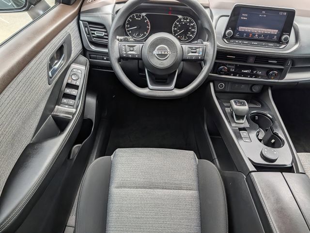 Used 2023 Nissan Rogue SV image 11
