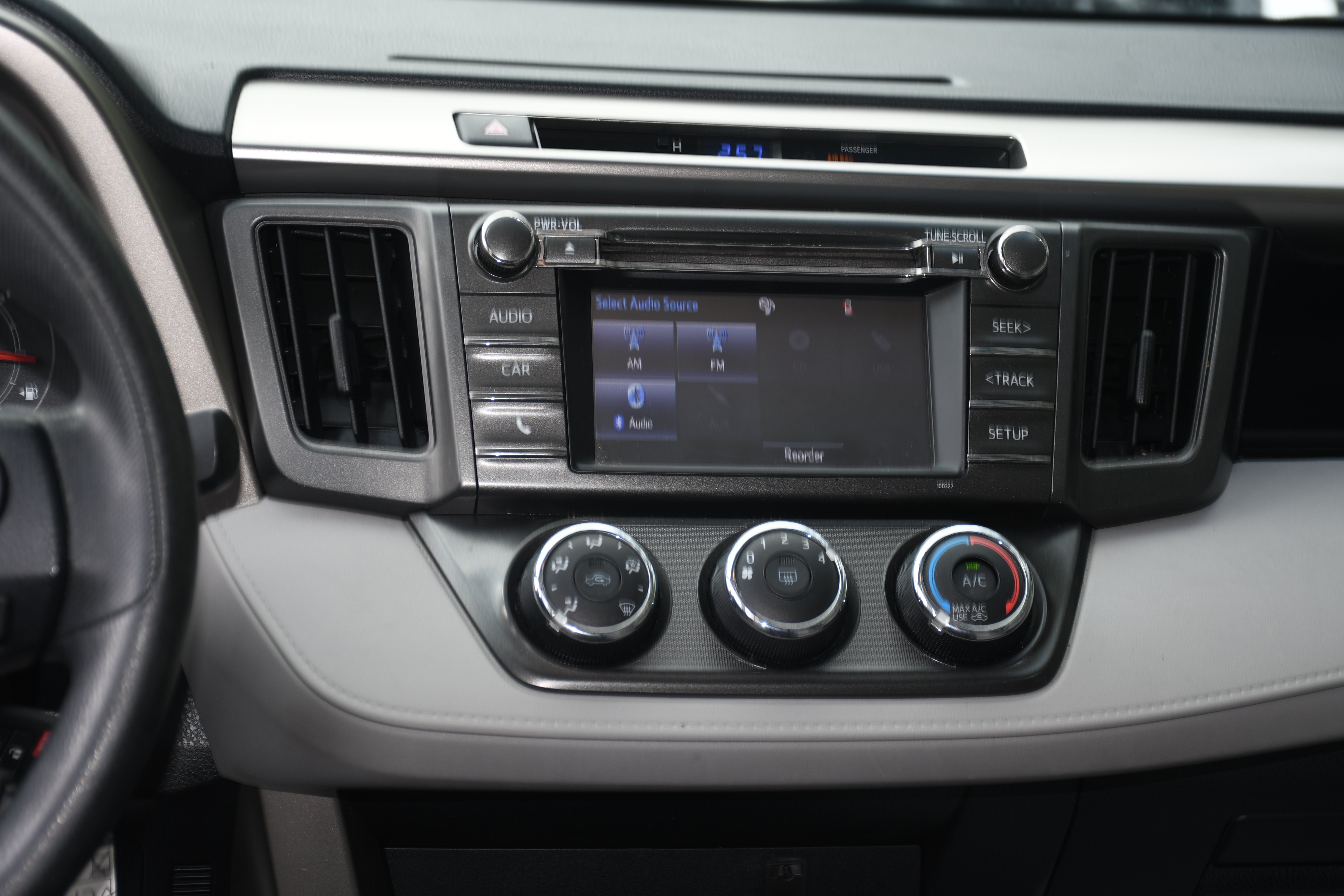 Used 2015 Toyota RAV4 LE AWD/4WD image 15